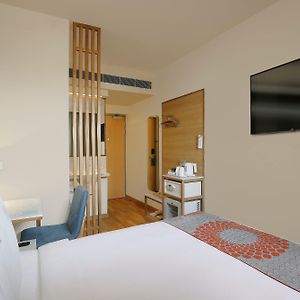 Standard Top floor Queen Room